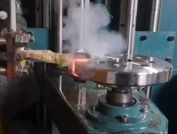 海拓中大型軸類淬火設(shè)備順利通過(guò)預(yù)驗(yàn)收