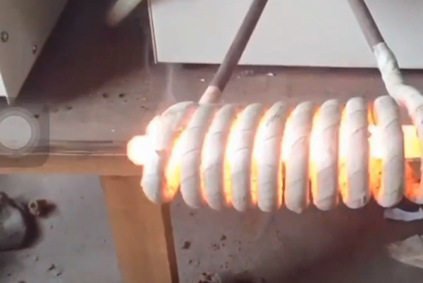 棒料加熱用高頻感應(yīng)加熱設(shè)備,一秒加熱800度