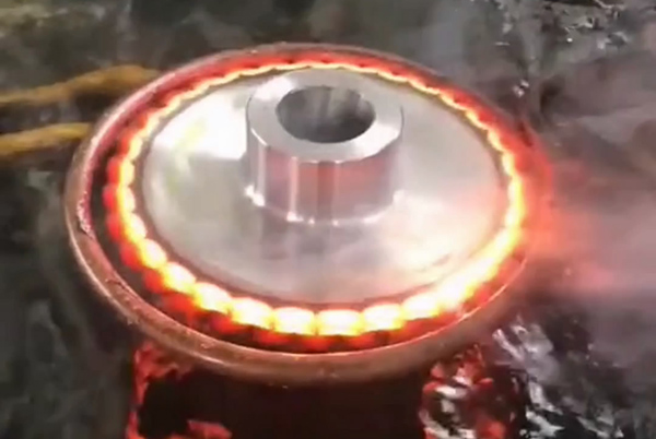 自動化齒輪淬火設(shè)備高頻數(shù)控淬火機床