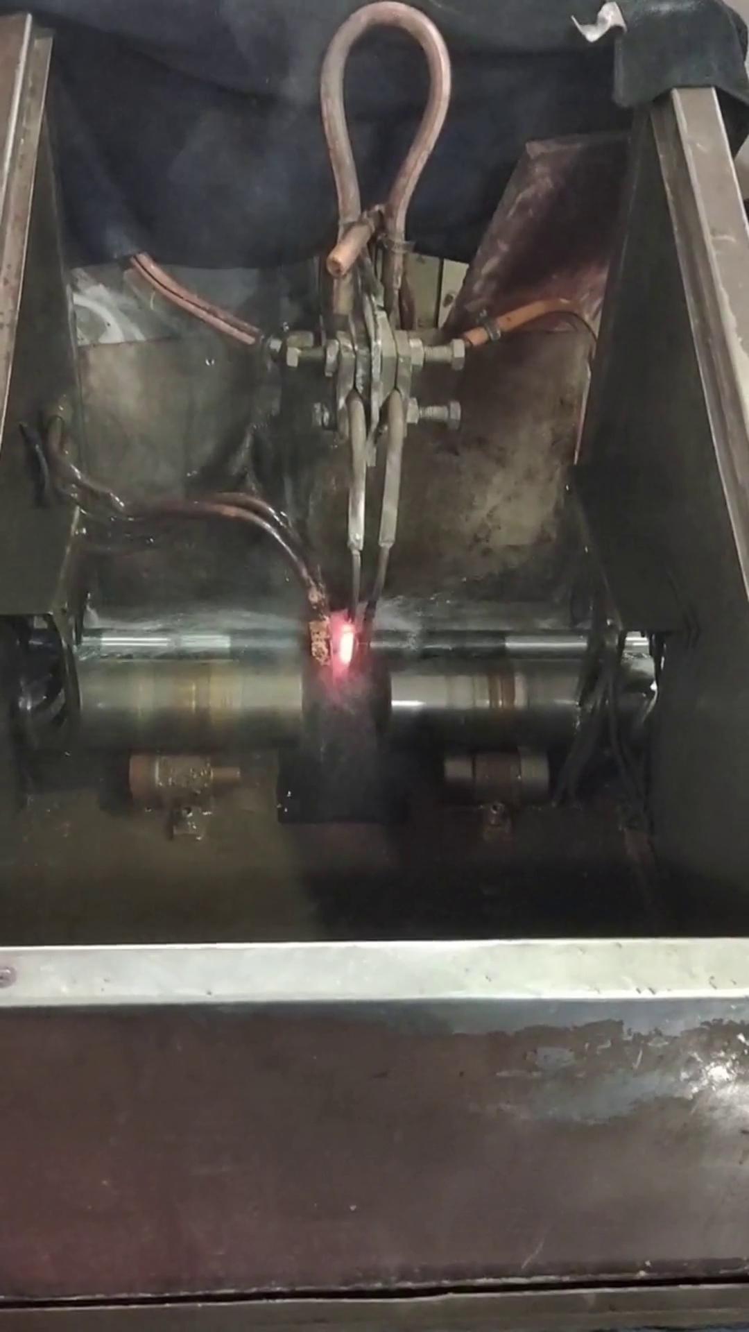 活塞桿淬火設(shè)備-高頻感應(yīng)加熱設(shè)備-高頻淬火設(shè)備