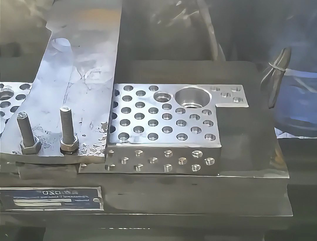 高頻淬火熱處理：模具滑塊表面強化的 “硬核技術(shù)”，壓鑄 / 沖壓模具通用，壽命提升 3 倍以上