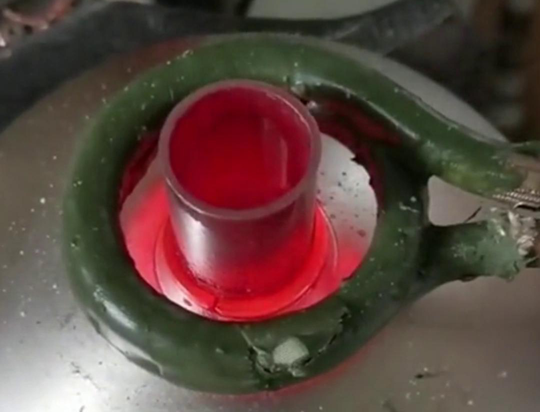 高頻焊機(jī)，不單純只是焊接銅管鋁管，還可以焊接不銹鋼鐵更各類(lèi)異種金屬釬焊