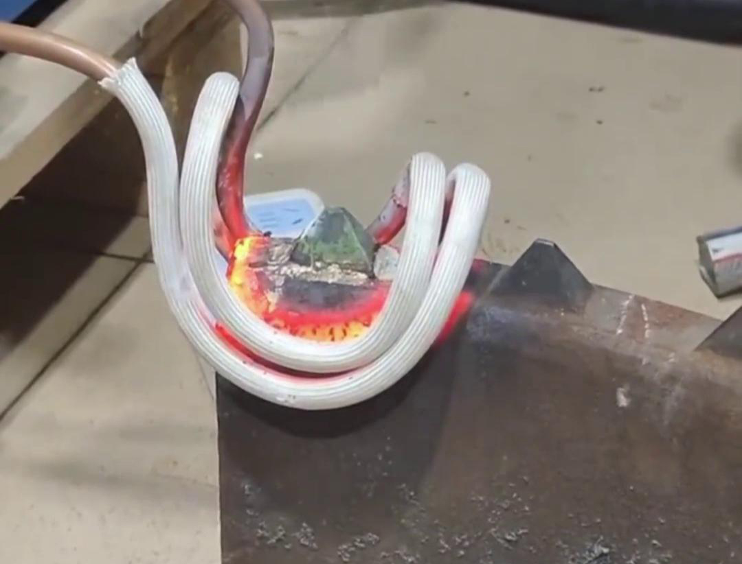 合金熱拆,采用高頻加熱機快速加熱帶合金金屬材料