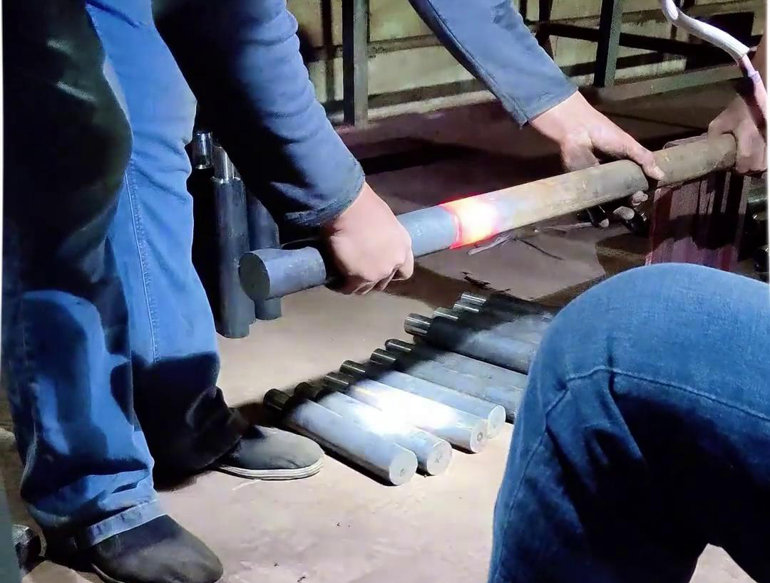 如何對軸類進行熱裝配工藝?簡單,一臺恒溫可控感應加熱設備即可