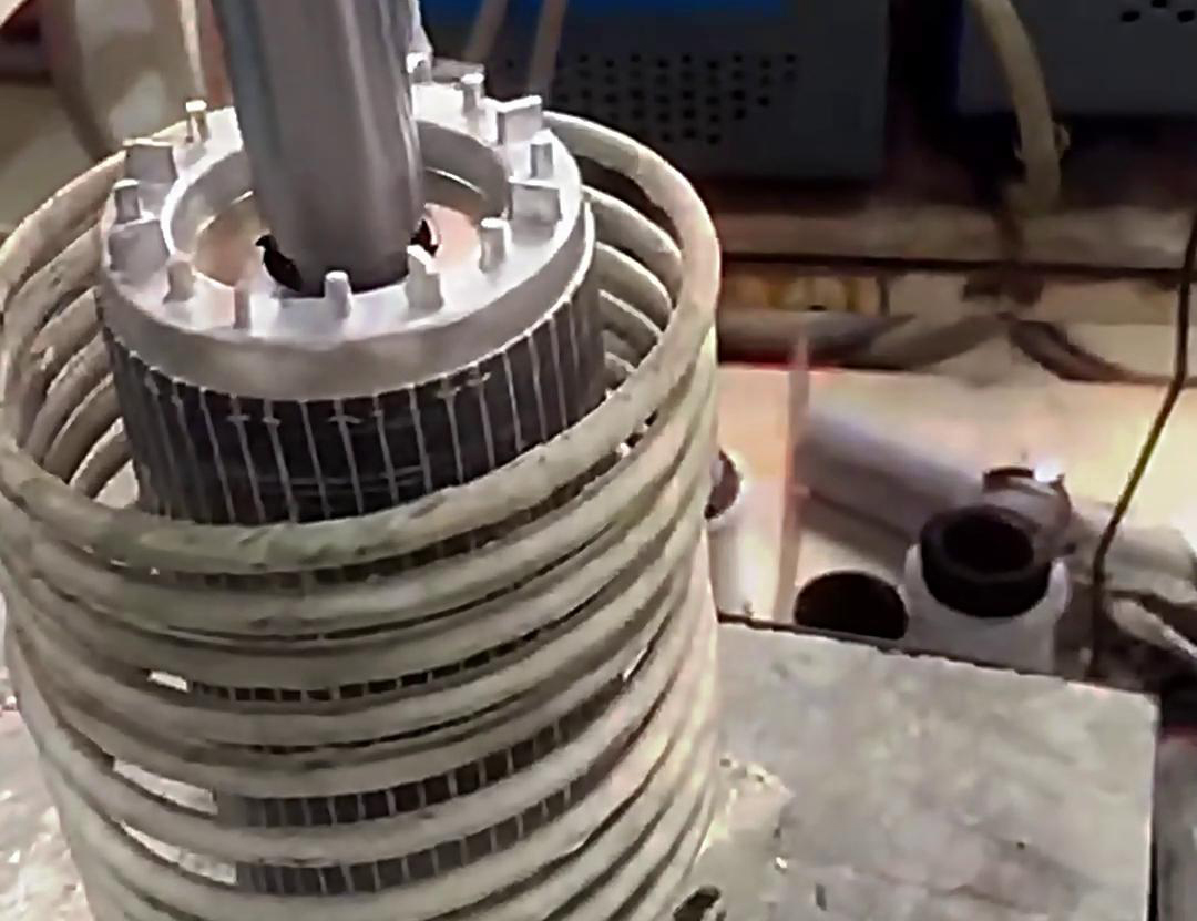 一套電機定子和轉子熱套測試全過程,采用高頻加熱機對定子進行加熱