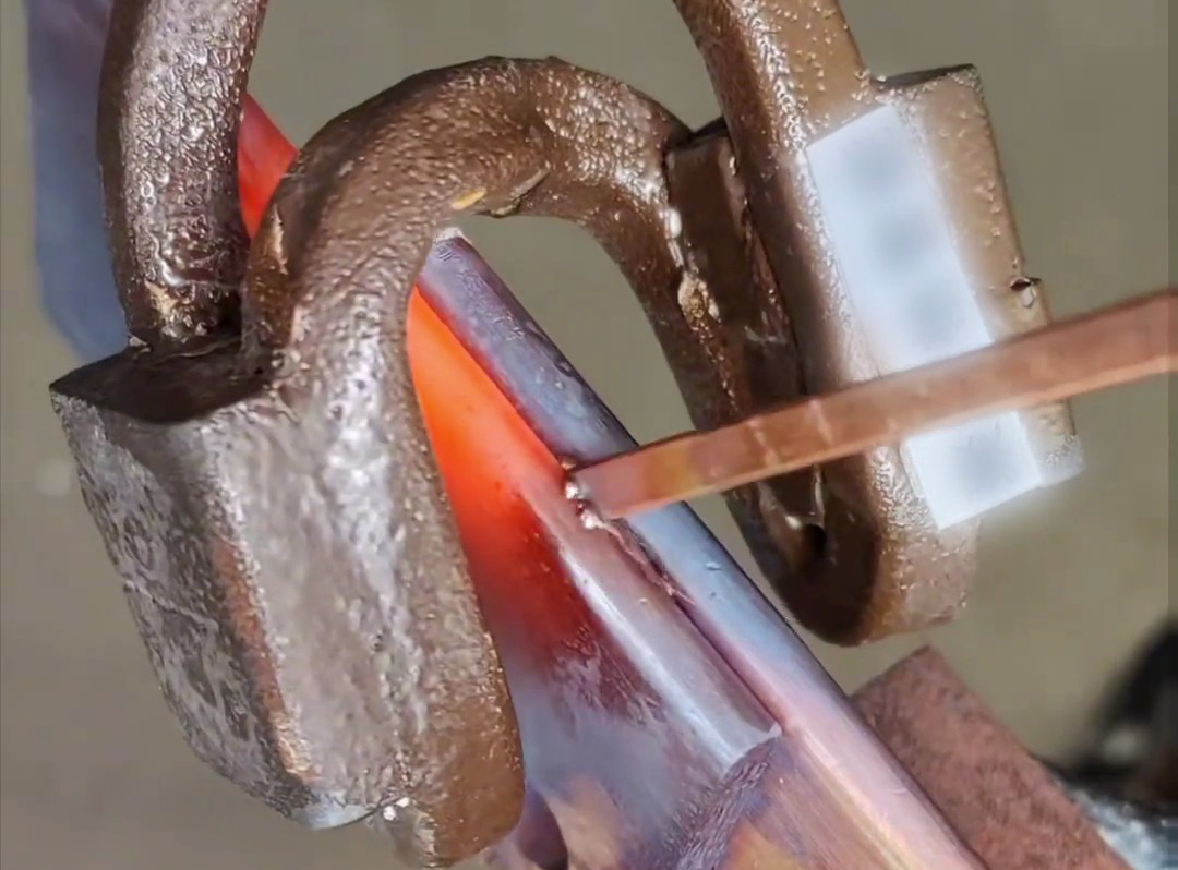 手持式高頻機(jī)適用于各類型銅板銅件焊接