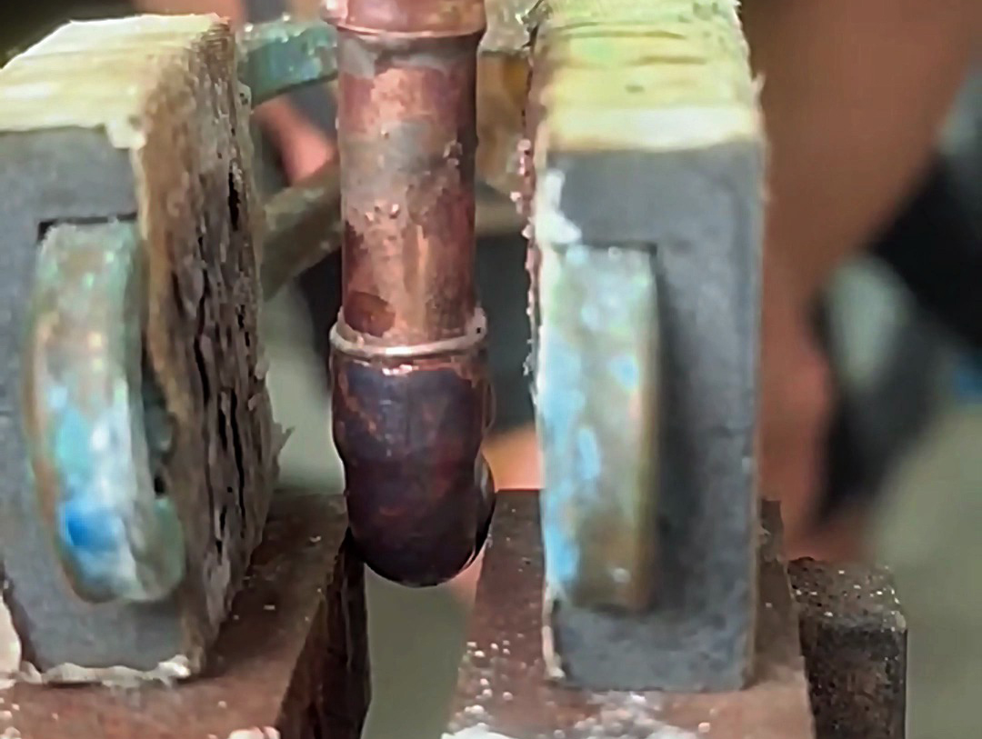 手持式高頻焊接機(jī)對20銅管焊接測試