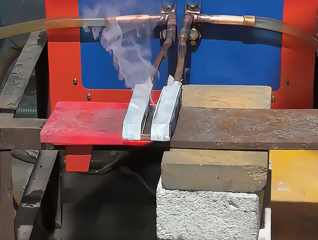 幾秒加熱6毫米鋼板！鋼板瞬間變紅！超音頻感應加熱機效率驚人