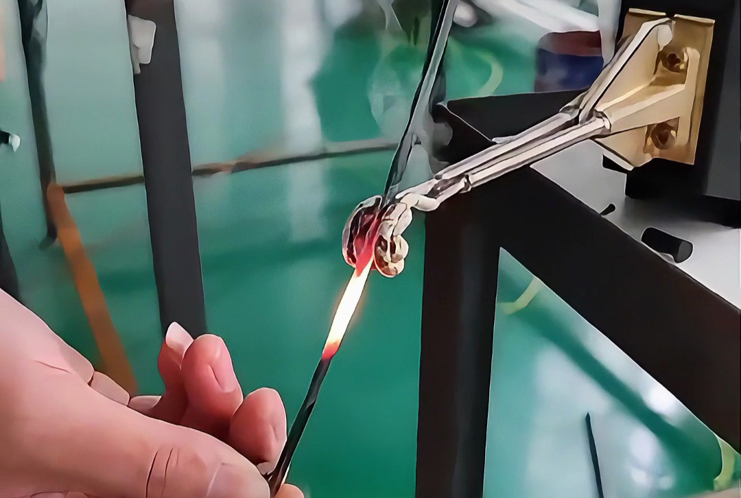 小功率大能量！6KW超高頻加熱機(jī)實測，焊接退火兩相宜！