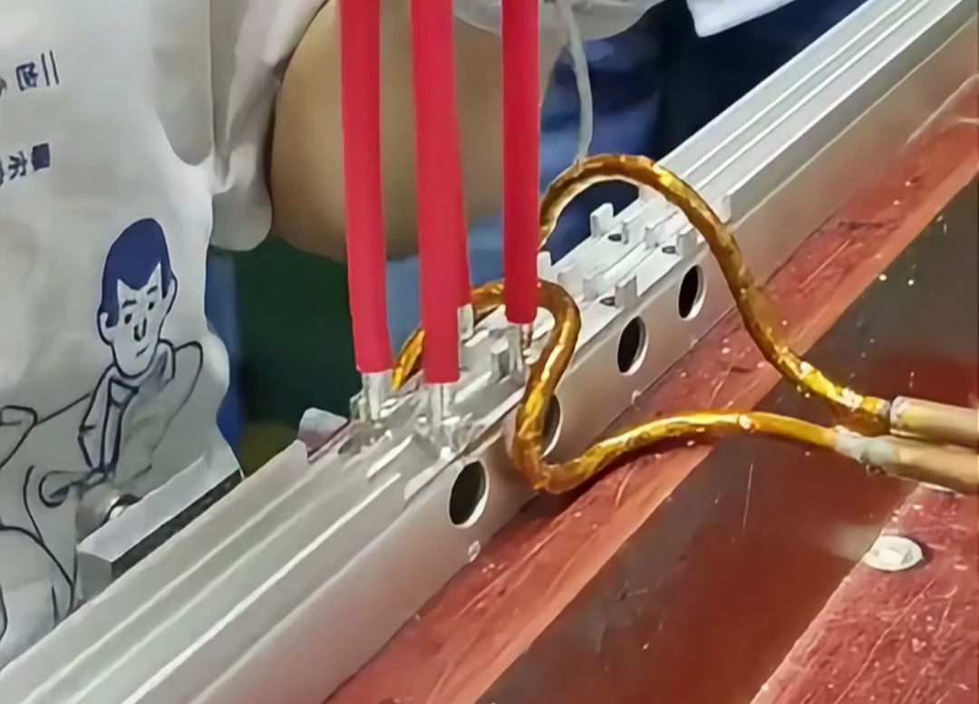 高頻焊機錫焊鋁材:快、準、穩!低能耗、高精度、易操作