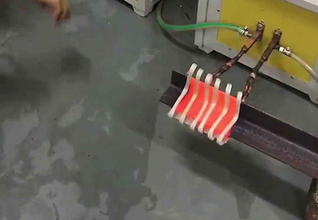 054F010164AE50C705B6D2CE900ED96B.jpg 054F010164AE50C705B6D2CE900ED96B.jpg